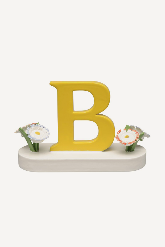 Buchstabe B, mit Blumen